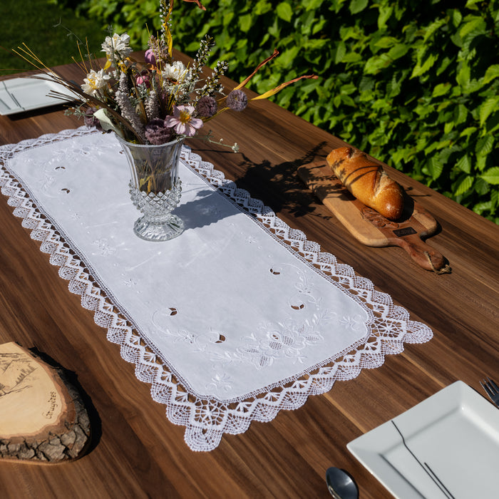 Chemin de table Fleurs blanches