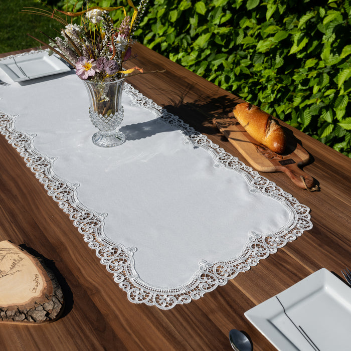 Chemin de table Fleurs blanches