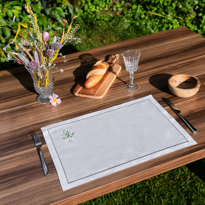 Set de table brodé